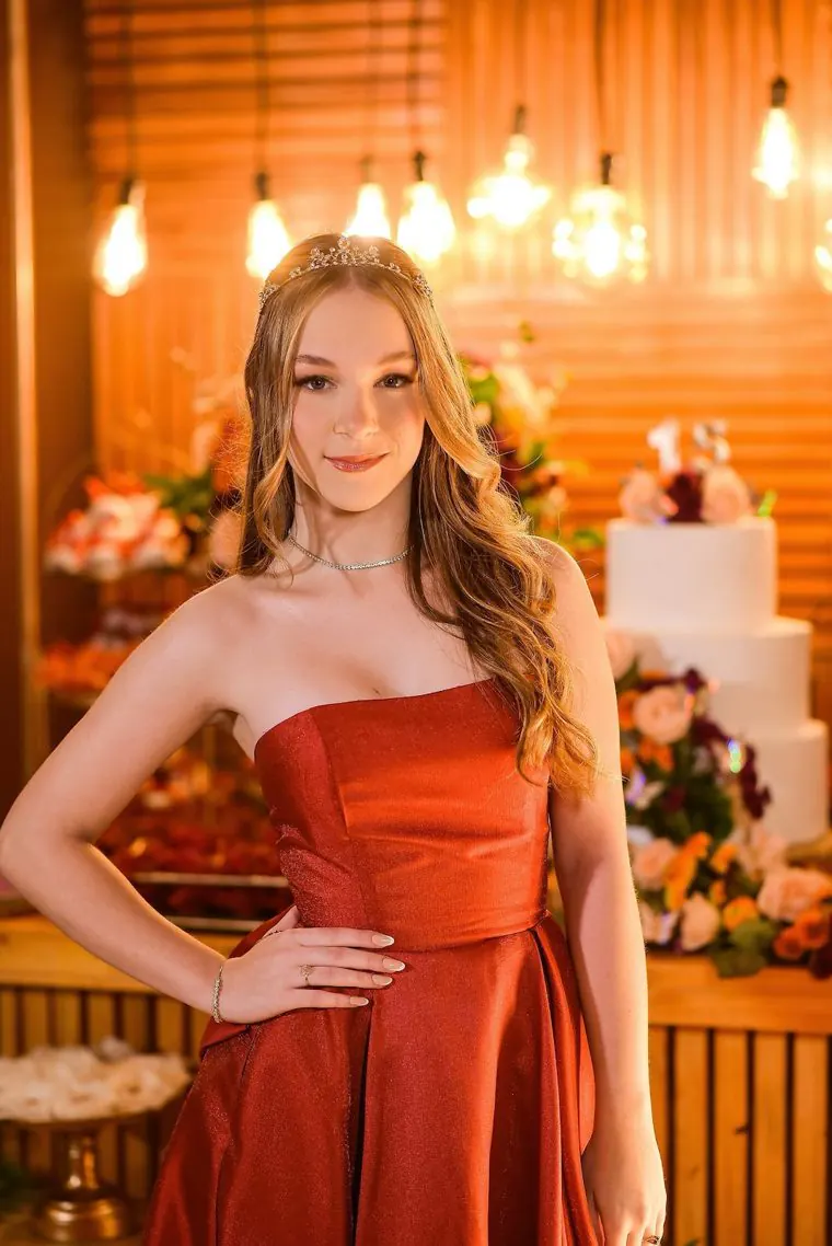 Debutante Koisa Linda